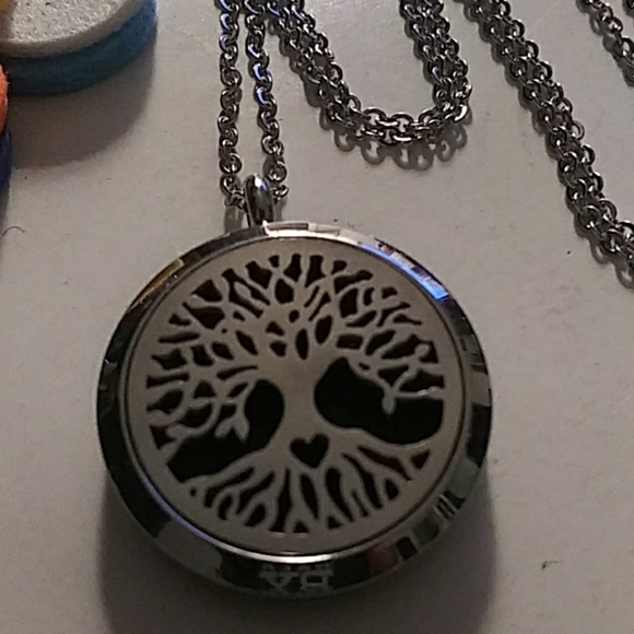 Aromatherapy Diffuser Neclace - Picture 4 of 4